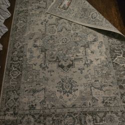 Carpet Size 7 & 5 Very Clean No Pets No Shoes Inside In House 