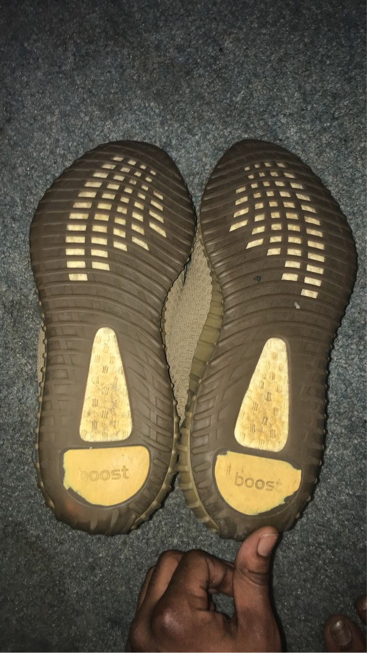 Tan Yeezy Adidas