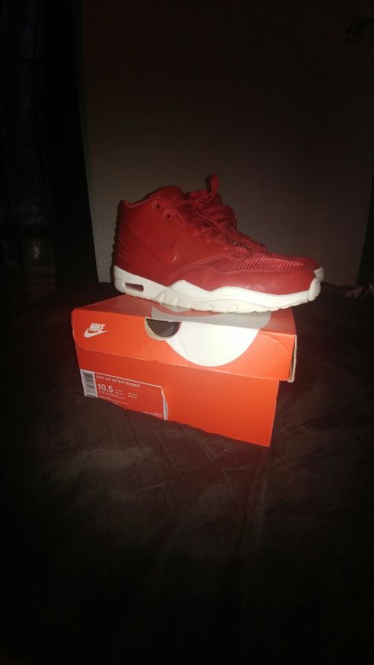 Nike Air Entertainer (Size 10.5)