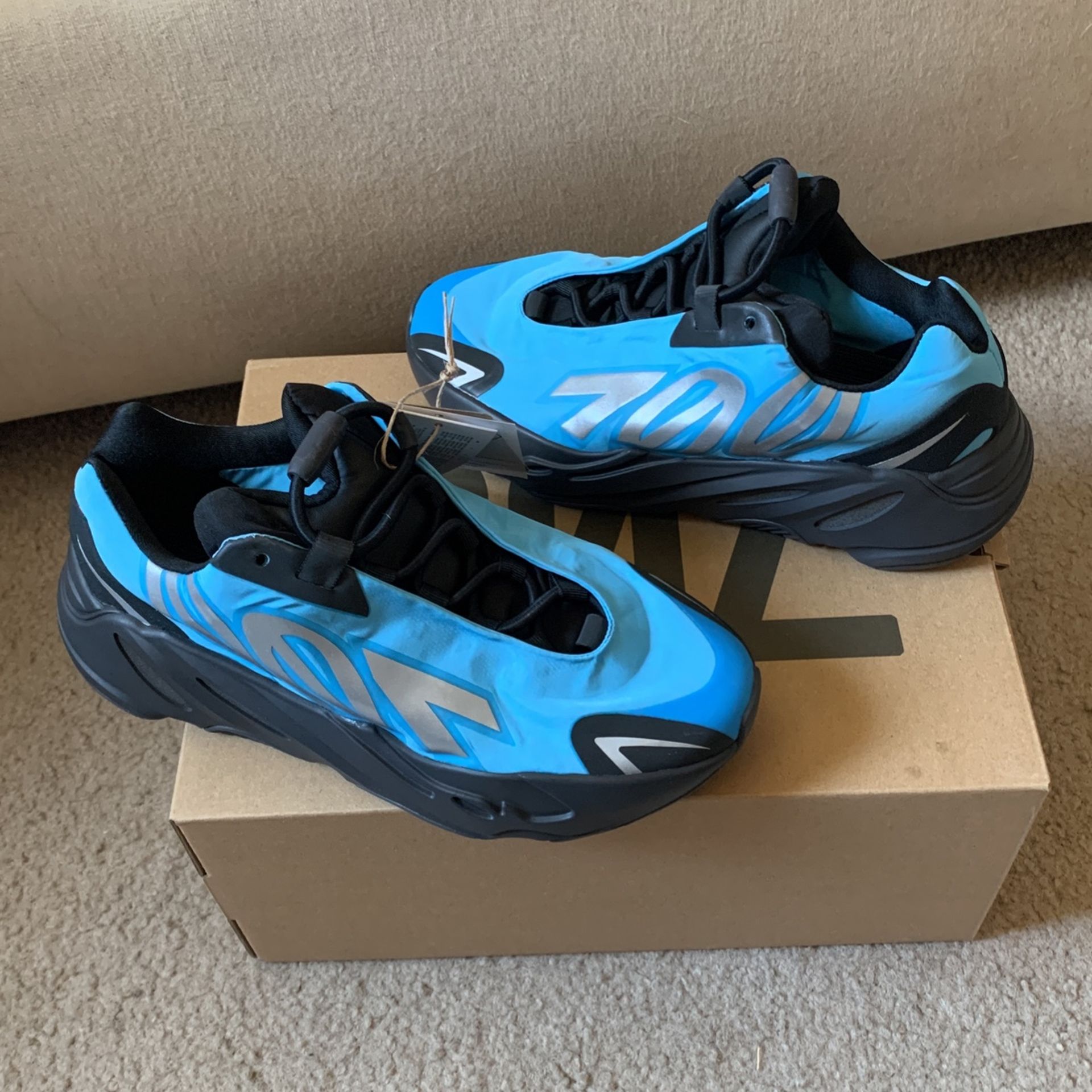 Yeezy 700 The Yeezy Adidas Yeezy Boost 700 V3 Azael Size FW4980 OG