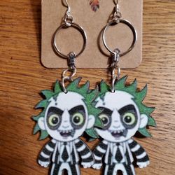 WOODEN HORROR MOVIE VILLIAN CHARACTER EARRINGS lo