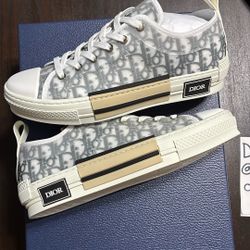Dior Converse Size 9 men 11 men