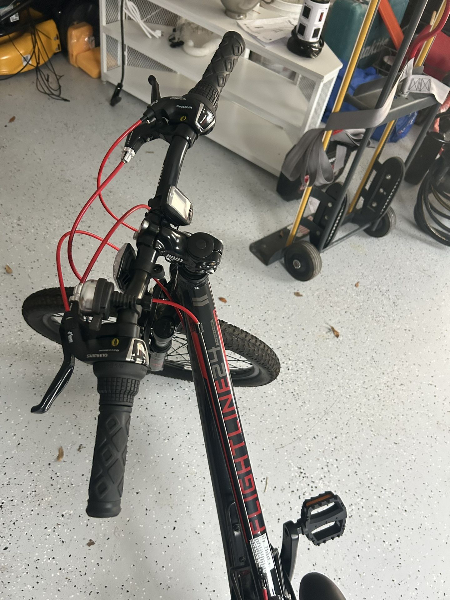 FLIGHTLINE24 MOUNTAIN BIKE