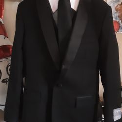 Tuxedo for king's sanitaor special event