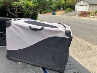 Small Medium Dog Cat Rabbit Bunny Kennel Travel Soft Kennel Collapsible Like New 24” Long 18” Wide by 20” High