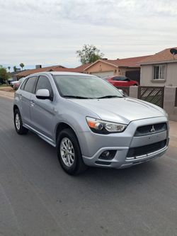 Mitsubishi Outlander  Sport  2011
