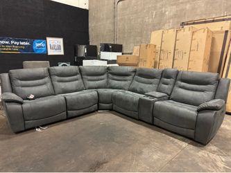 Power Recliner Sectional. 🚚WE DELIVER🚚