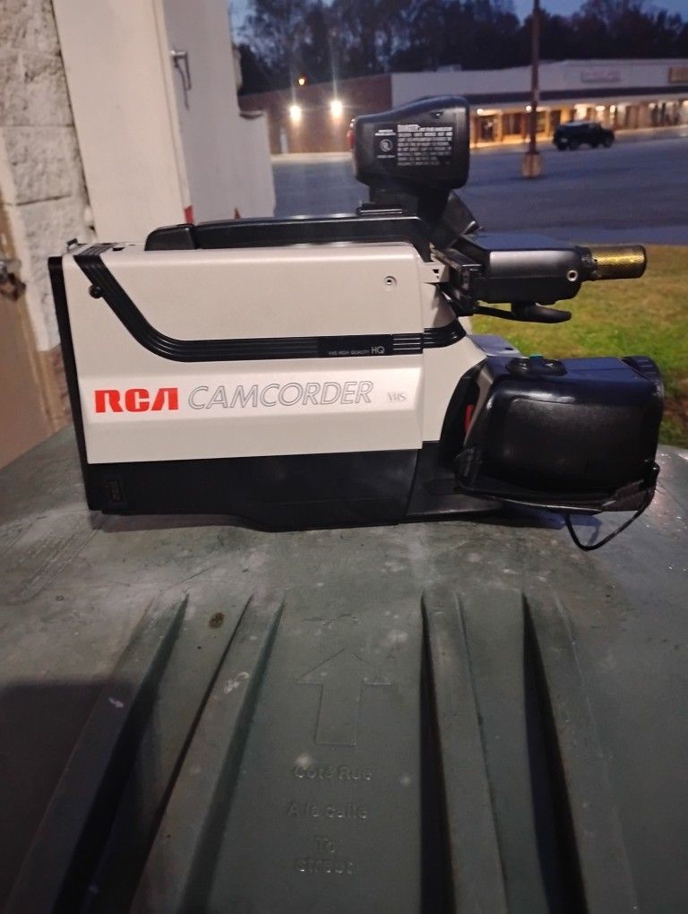 COLLECTORS RCA CAMCORDER