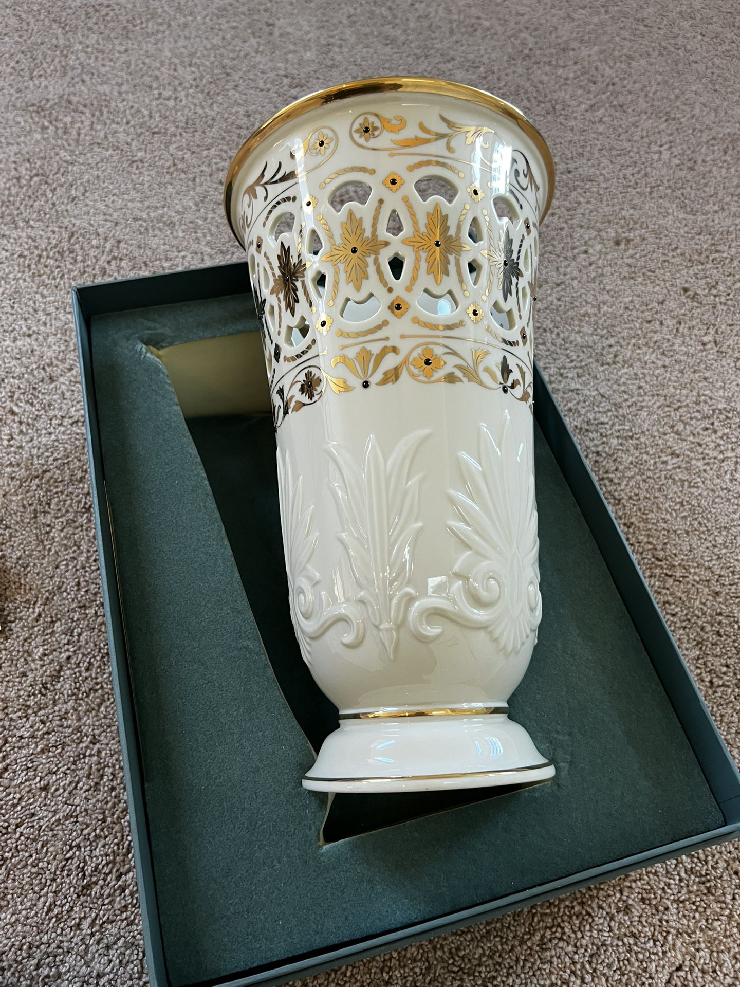 “Lenox Millennium Collection 12″ Footed Pierced Porcelain Vase — #983/3000 — 24K Gold — Box & COA”