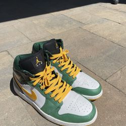 Jordan 1 Mid Retro Sonics