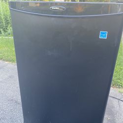 Mini Fridge 