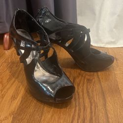 Carlos Santana Black Peep Toe Heels Size 8.5