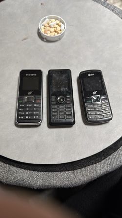 3 older phones for sale Samsung Kyocera & LG