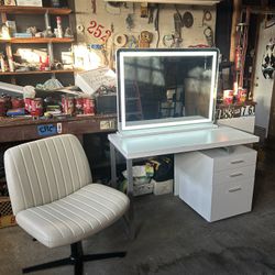 Vanity Mirror + Chair 