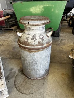Vintage Early 20th Century 10-Gallon Steel Milk Canister w/intact handles & lid