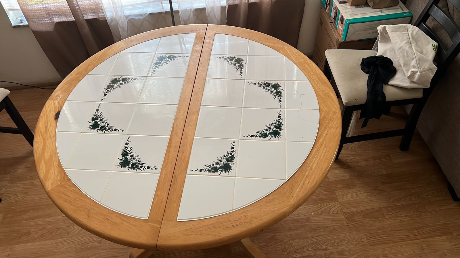 Resizable Dining Table (with 2 Chairs)