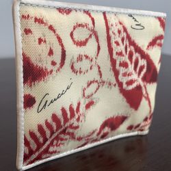 Beautiful GUCCI Floral Wallet with Coin pouch. 