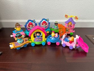 Disney Princess Parade by Fisher Price Little People