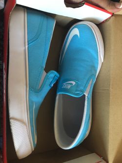 Nike slip ons size 5Y