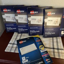 Avery® 8316 5-1/2" x 8-1/2" Half-Fold Greeting Cards with Envelopes X4 And 1 Pack Of Avery 600 Return Address Labels