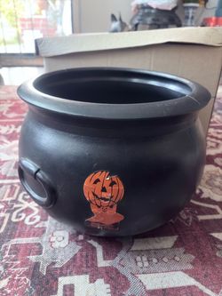 Vintage 1987 Halloween witch's cauldron or candy bucket