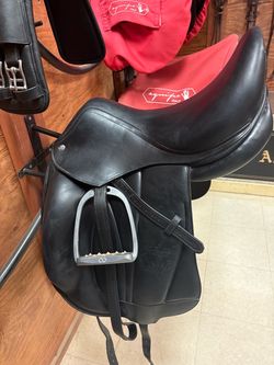 Voltaire Adelaide dressage saddle