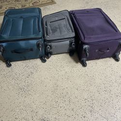 Siri Suitcase, Too Big 13