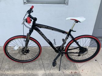 SPECIALIZED HARDROCK 26 INCHES, ALL ALUMINUM WITH FRONT DISC BRAKES AND REAR ALL NEW $ 520