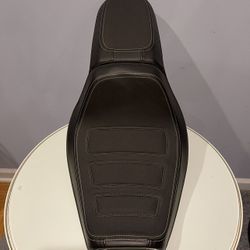 Genuine 2018 Harley-Davidson Fat Bob SEAT