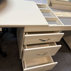 Vanity Table With Mirror 