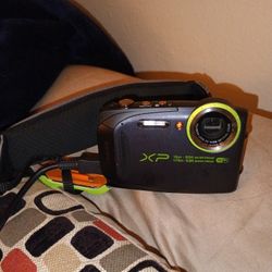 Fujifilm FinePix XP80 Waterproof Digital Camera with 2.7-Inch LCD (Graphite Black)
