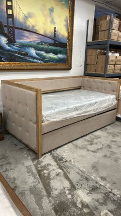Twin/Twin Wooden daybed with trundle