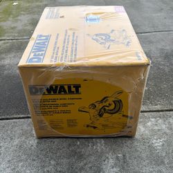 Dewalt 12” (305 mm) Doble Bevel Compound Sliding  Miter Saw-  With Stand