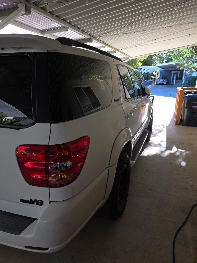 2004 Toyota Sequoia