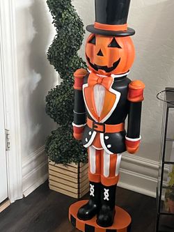Halloween nucracker