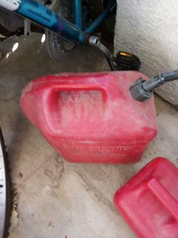 Gas Cans Small And Large