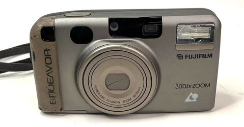 Vintage Fujifilm Endeavor 300ix Zoom 35mm Point And Shoot Camera - UNTESTED