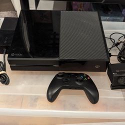 Xbox one + Kinect + Controller + Cables + 1 Game