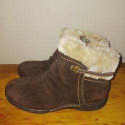 Really Cute Ladies Size 6.5 Boots