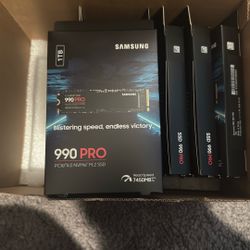 Samsung 990 PRO SSD 1TB PCIe 4.0 M.2 2280 Internal Solid State Hard Drive
