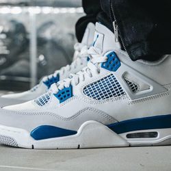 Jordan 3 Fear And Jordan 4 military Blue 10.5