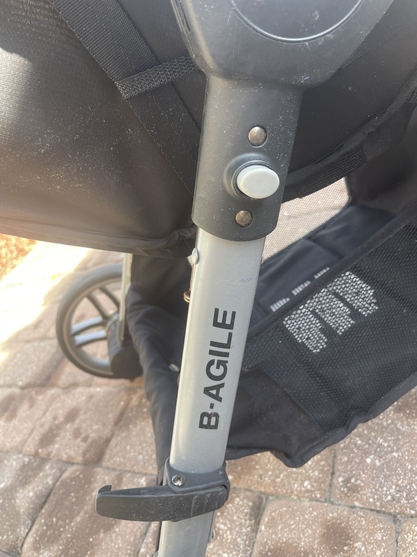 Single Stroller Great For 1-4 Years. 