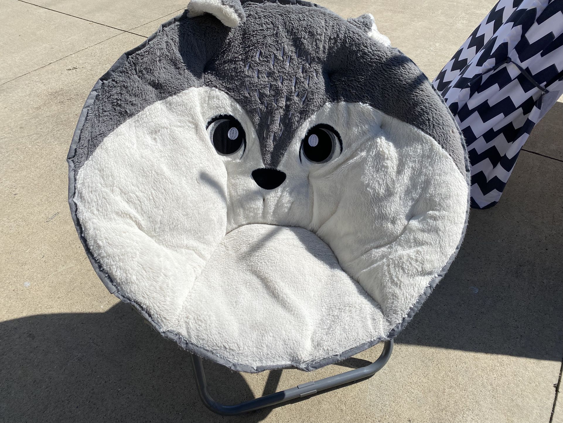 Raccoon Saucer Chair