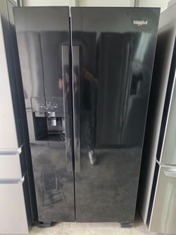 REFRIGERATOR  WHIRLPOOL  SIDE BY SIDE  BLACK STAINLESS LIKE NEW  33  SIZE