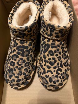 BearPaw short ankle boots