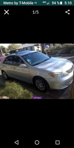 Toyota Camry con sunrut
