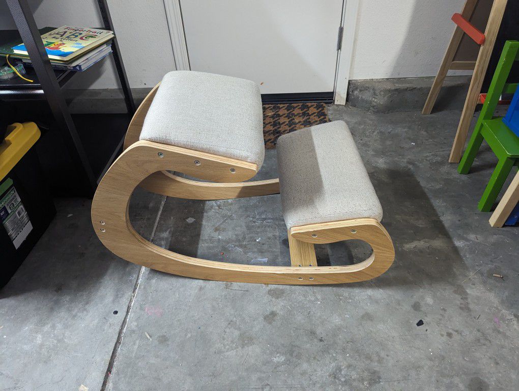 Ergonomic Kneeling Chair