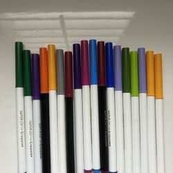 BUNDLE - 18 Crayola Supertip Markers + Color Changing Markers | Kids & Crafts