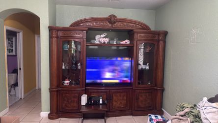 Entertainment center