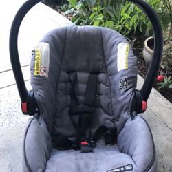 Graco Side Impact Baby Car Seat With Base